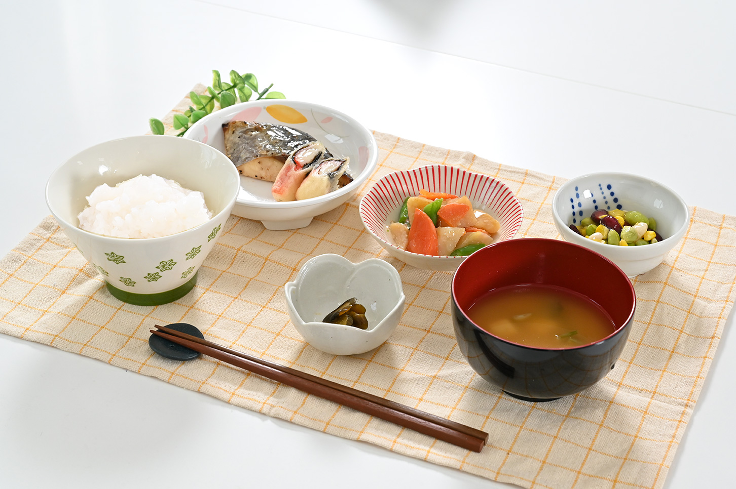 クックチル給食　パック給食　給食　給食サービス　ニュークックチル　レトルト　介護福祉　福祉施設　高齢者施設　障がい者施設　施設給食　委託　